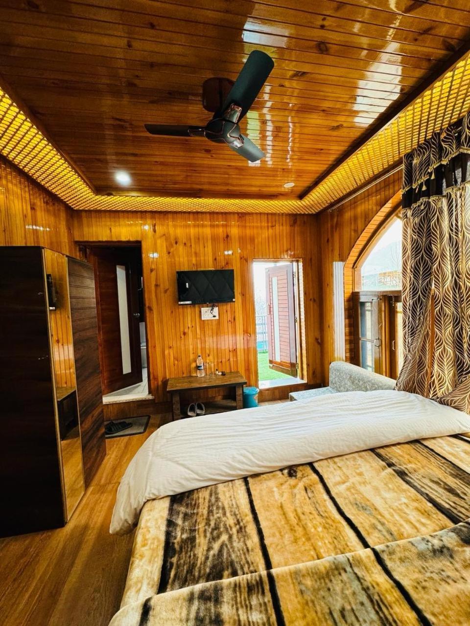 Frosty Mountain Resort Pahalgam Luaran gambar