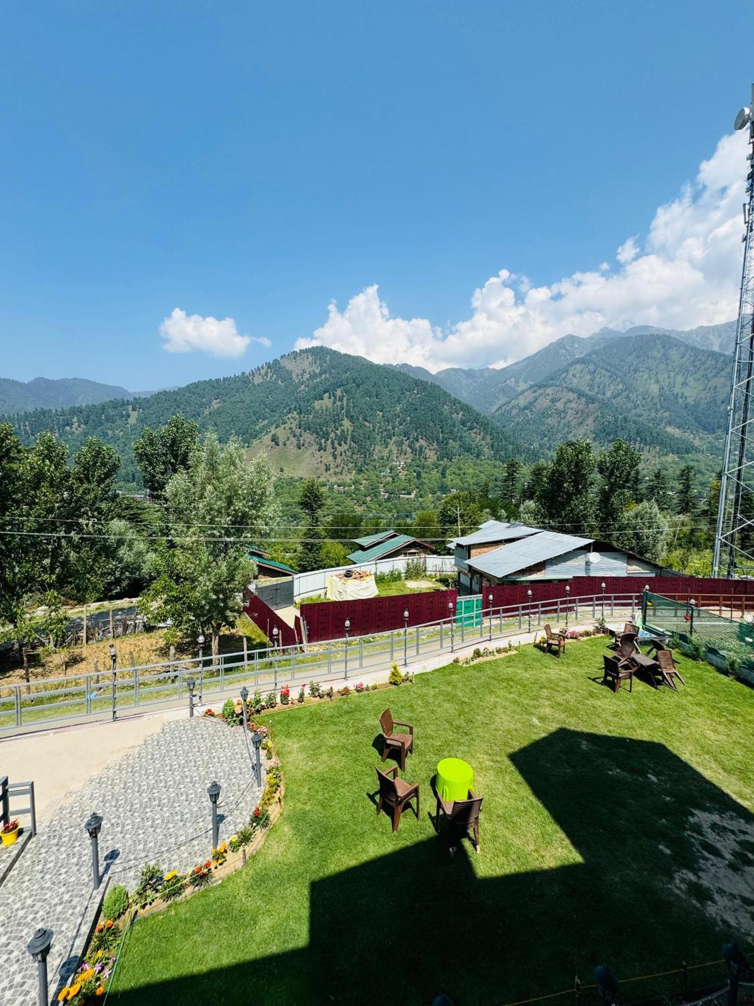 Frosty Mountain Resort Pahalgam Luaran gambar
