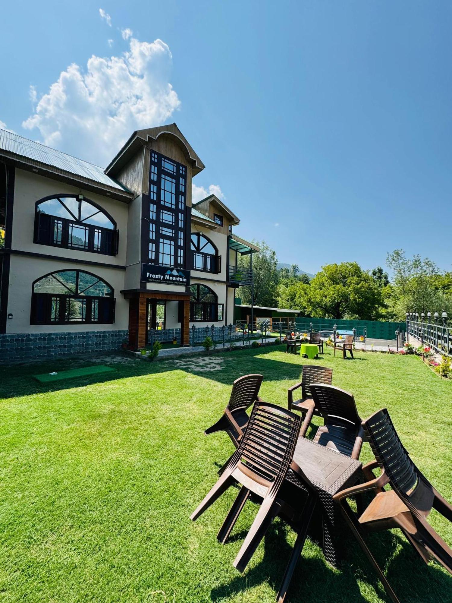 Frosty Mountain Resort Pahalgam Luaran gambar