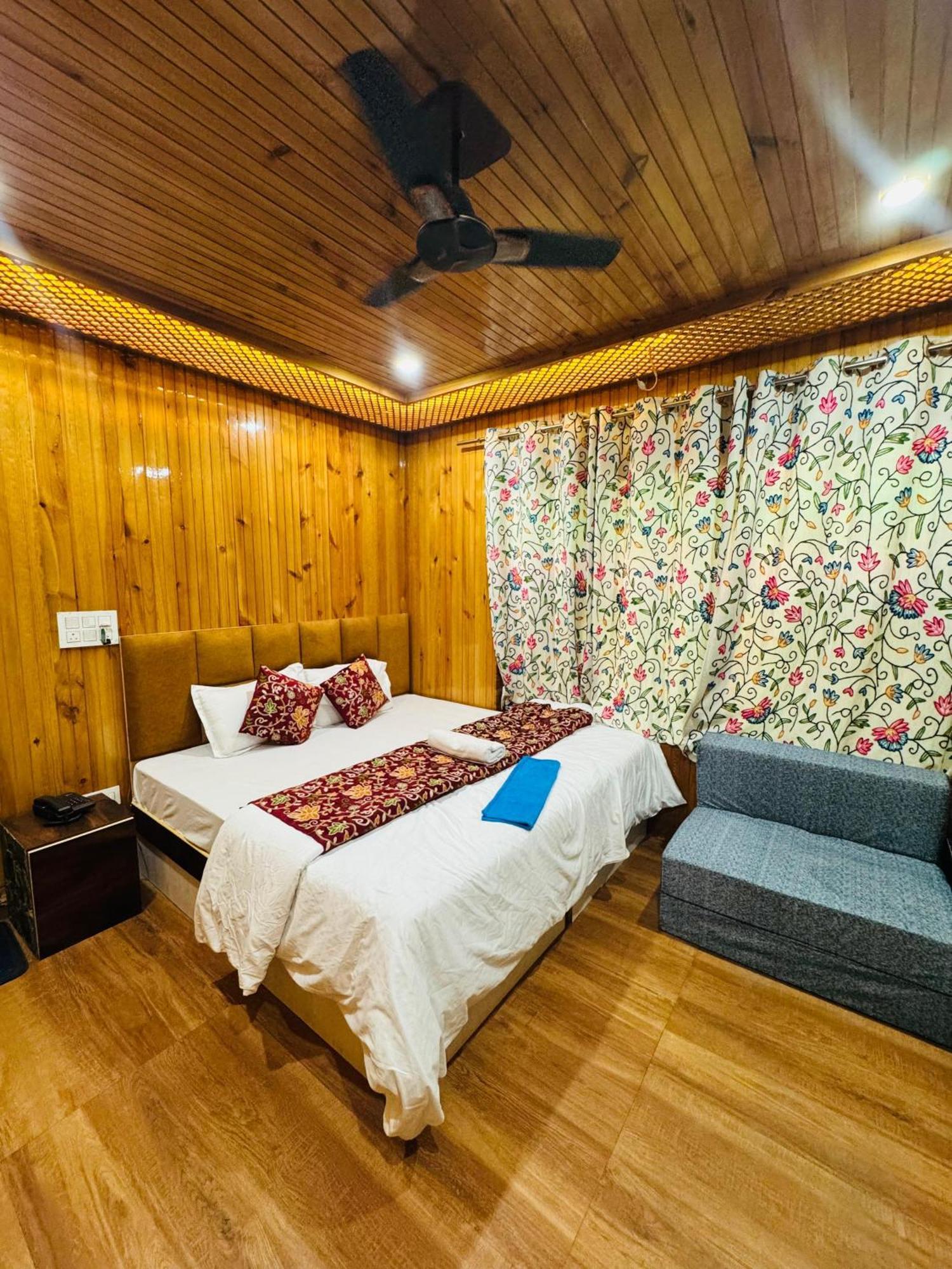 Frosty Mountain Resort Pahalgam Luaran gambar