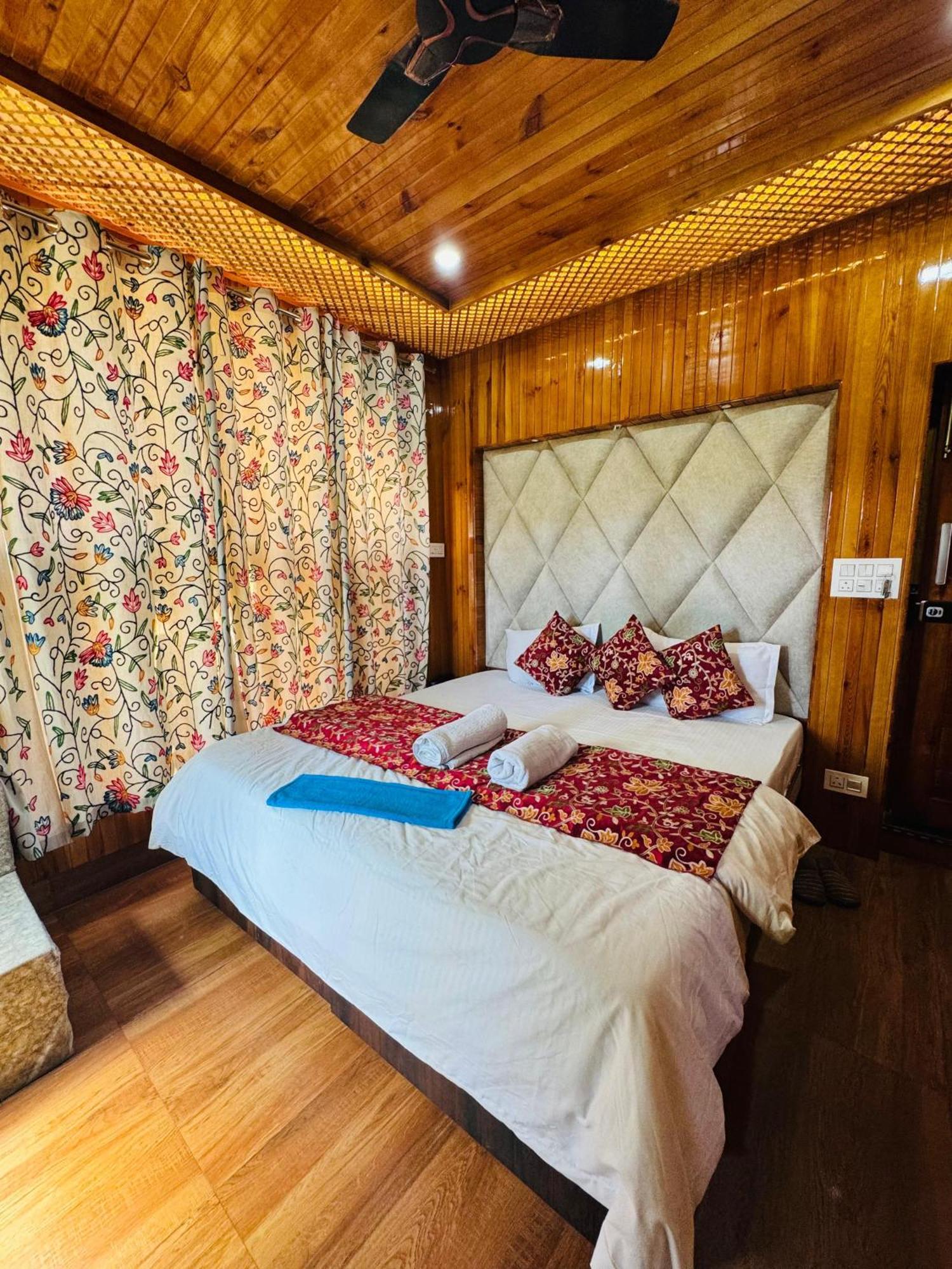 Frosty Mountain Resort Pahalgam Luaran gambar