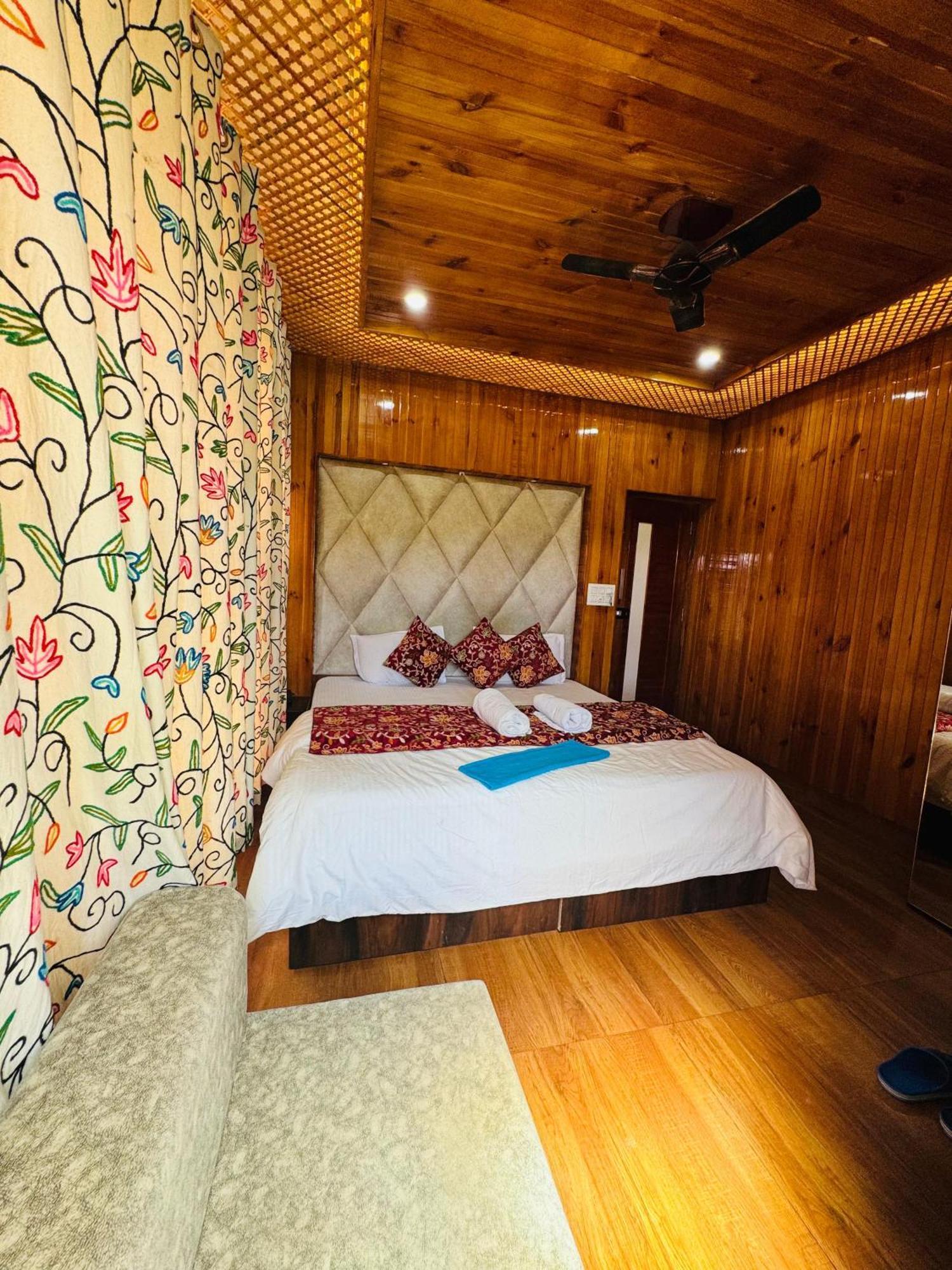 Frosty Mountain Resort Pahalgam Luaran gambar