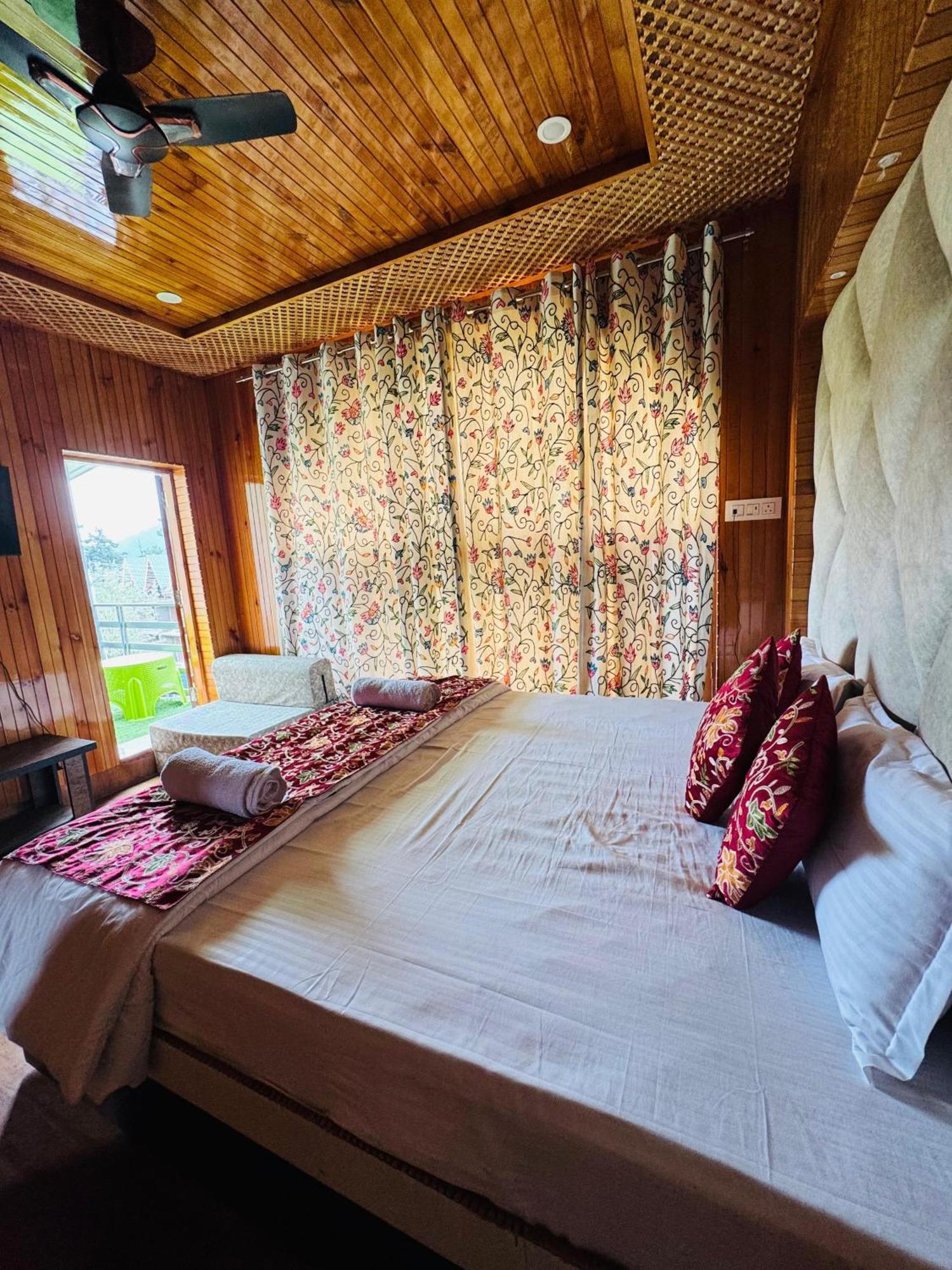 Frosty Mountain Resort Pahalgam Luaran gambar