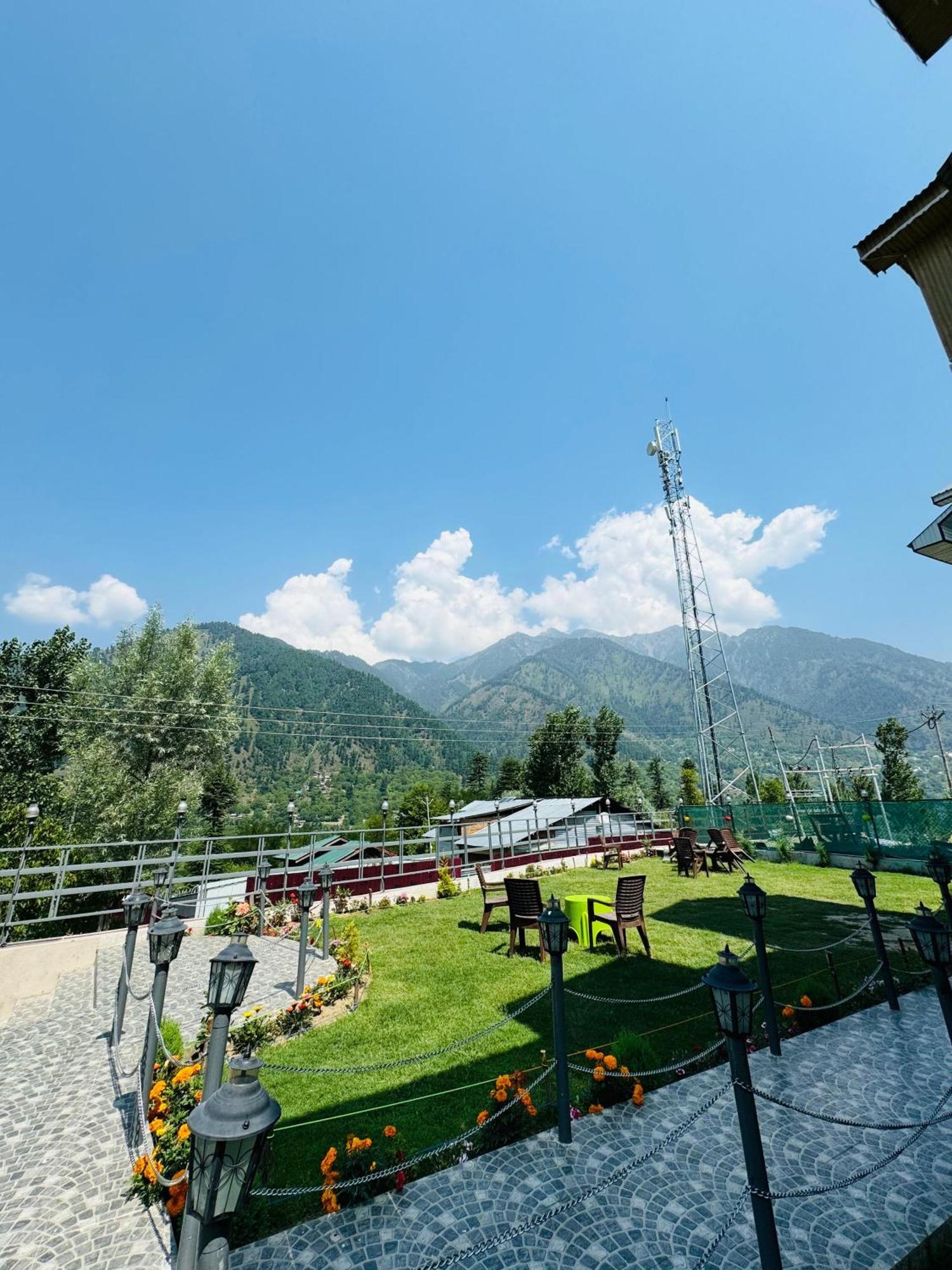 Frosty Mountain Resort Pahalgam Luaran gambar