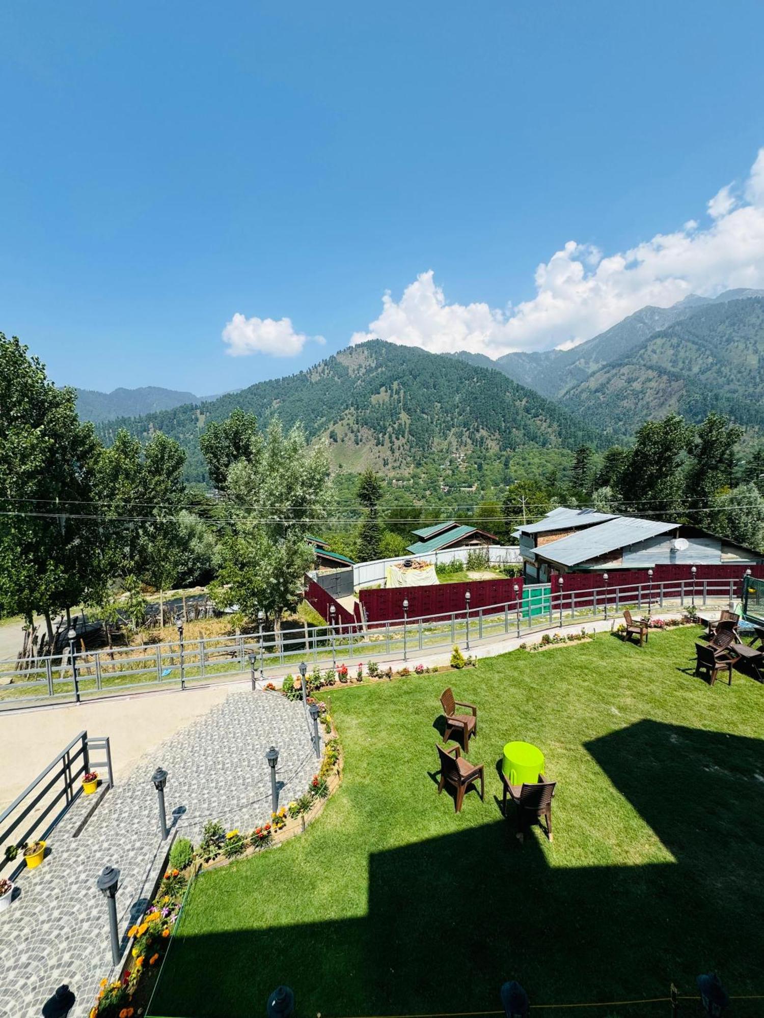 Frosty Mountain Resort Pahalgam Luaran gambar